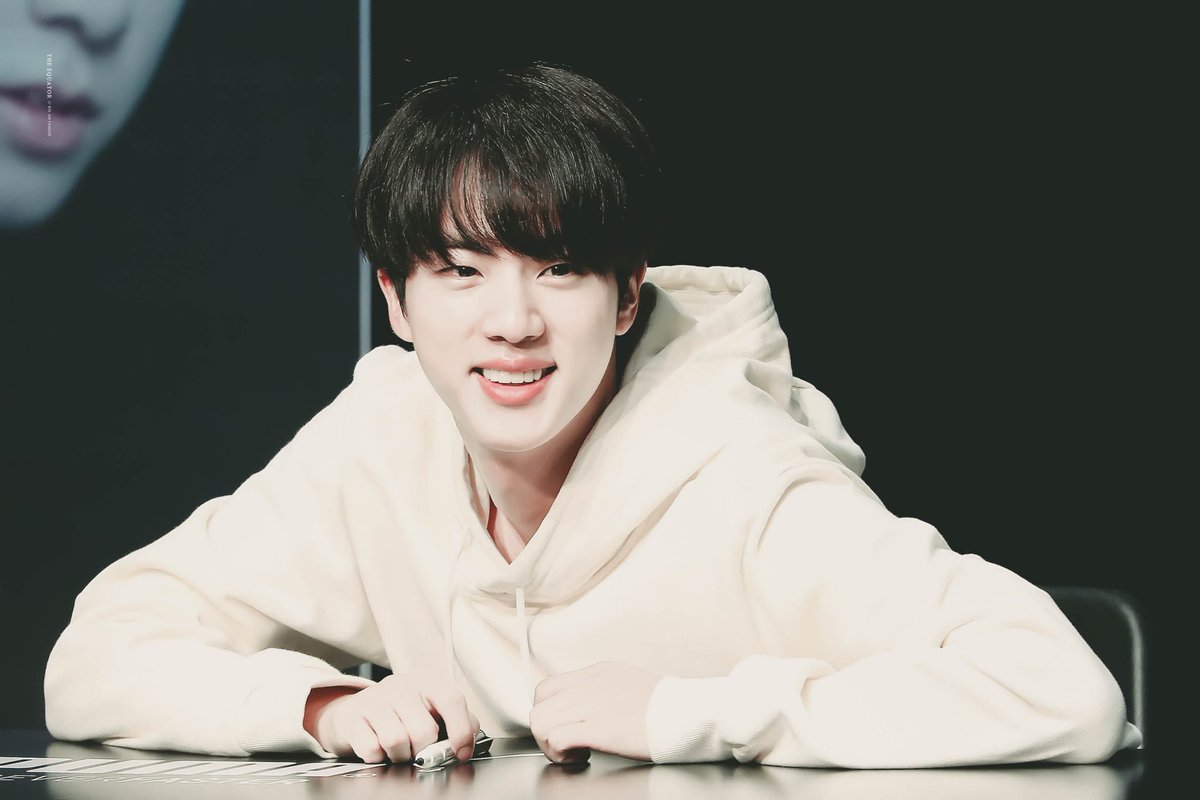 Какое меню в ресторане Джина из BTS?