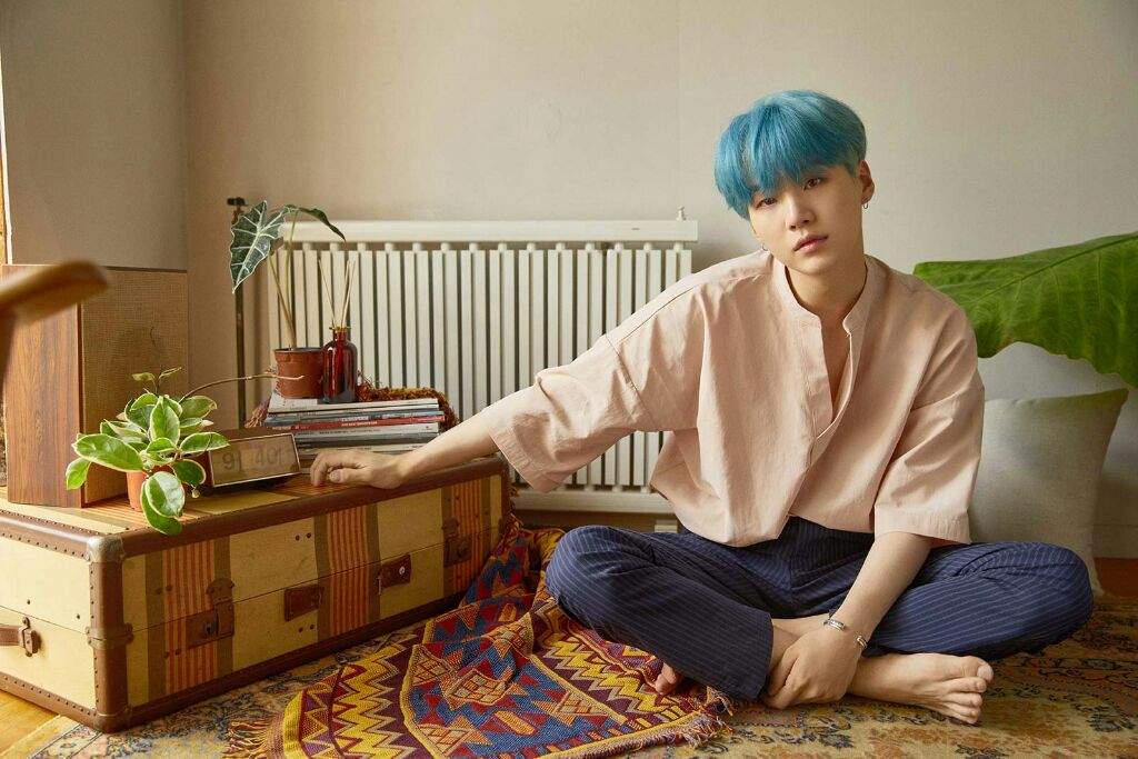 Кто может занять место Шуги в BTS?