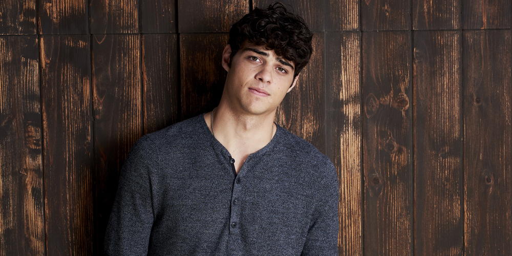 Актёр публично пригласил Селену Гомес на свидание