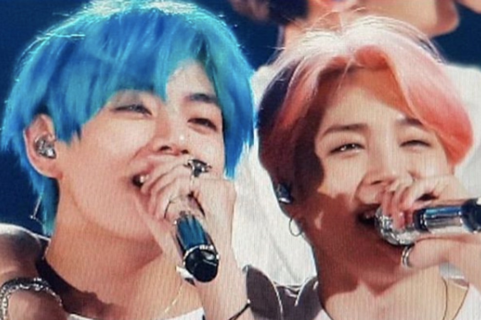 BTS удивили фанатов: Ви в голубом, Чимин в розовом