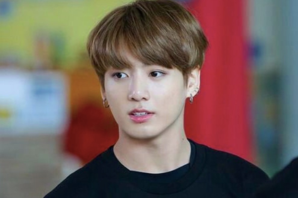 Чонгук из BTS взял телефон поклонницы