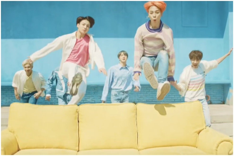 Фанаты BTS извинились перед BLACKPINK — что означает хештег #ARMYSapologizeBLACKPINK