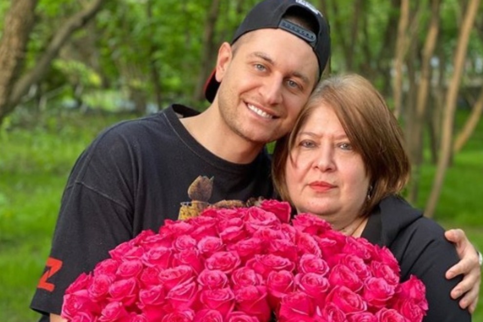 Мама Давида Манукяна переболела коронавирусом