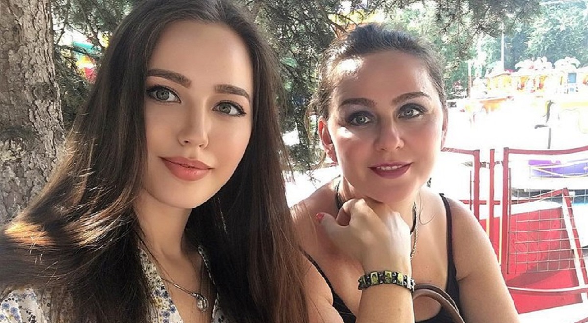 Мать Анастасии Костенко поделилась новым фото и удивила подписчиков отсутствием целлюлита