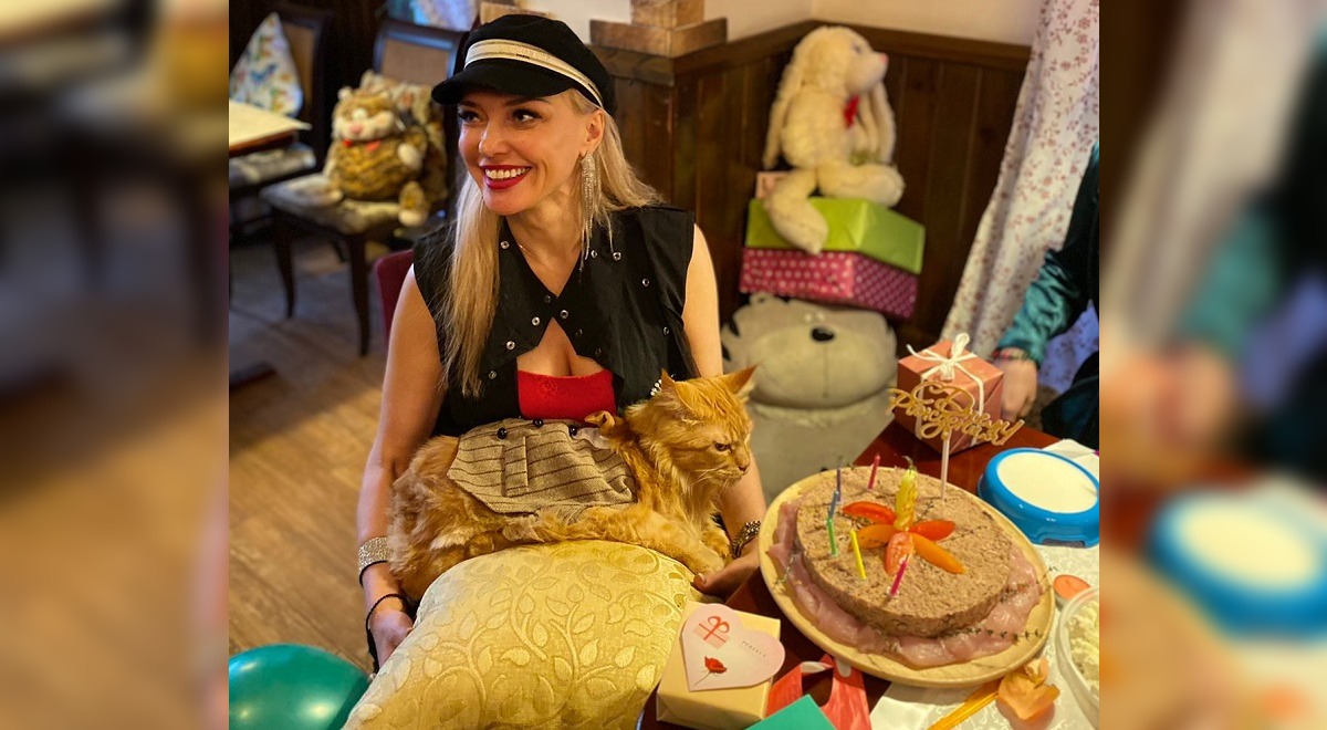 Фэшн дива Ольга Сан организовала и провела корпоратив для своего котика в одном из ресторанов столицы