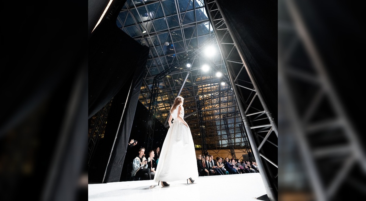 Тренды четвертого дня City Fashion Week: красные оттенки, смелые решения и яркие образы