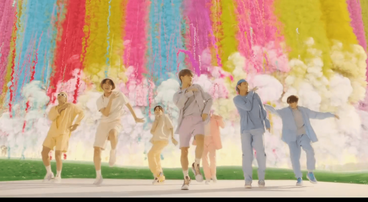 «Мечтают о грядущей весне», — мировые СМИ комментируют возвращение BTS на сцену