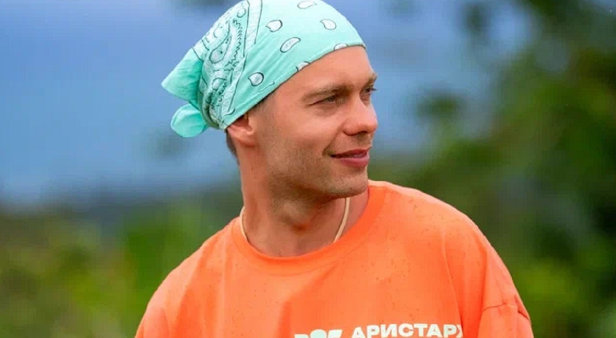 «Пугают парни, которые слишком любвеобильны»: Ольга Бузова — о подкатах Аристарха Венеса