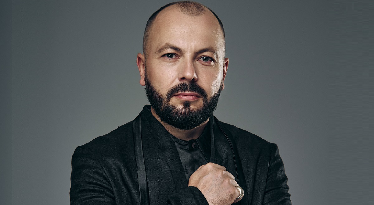 Потерял сознание на стройке, вязал носки и мечтал о сцене: малоизвестные факты о Ярославе Сумишевском